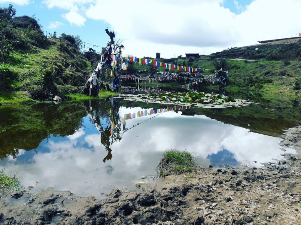 Kala Pokhri, it lies on the trekking route from Mane Bhanjang to Sandakphu (Darjeeling)