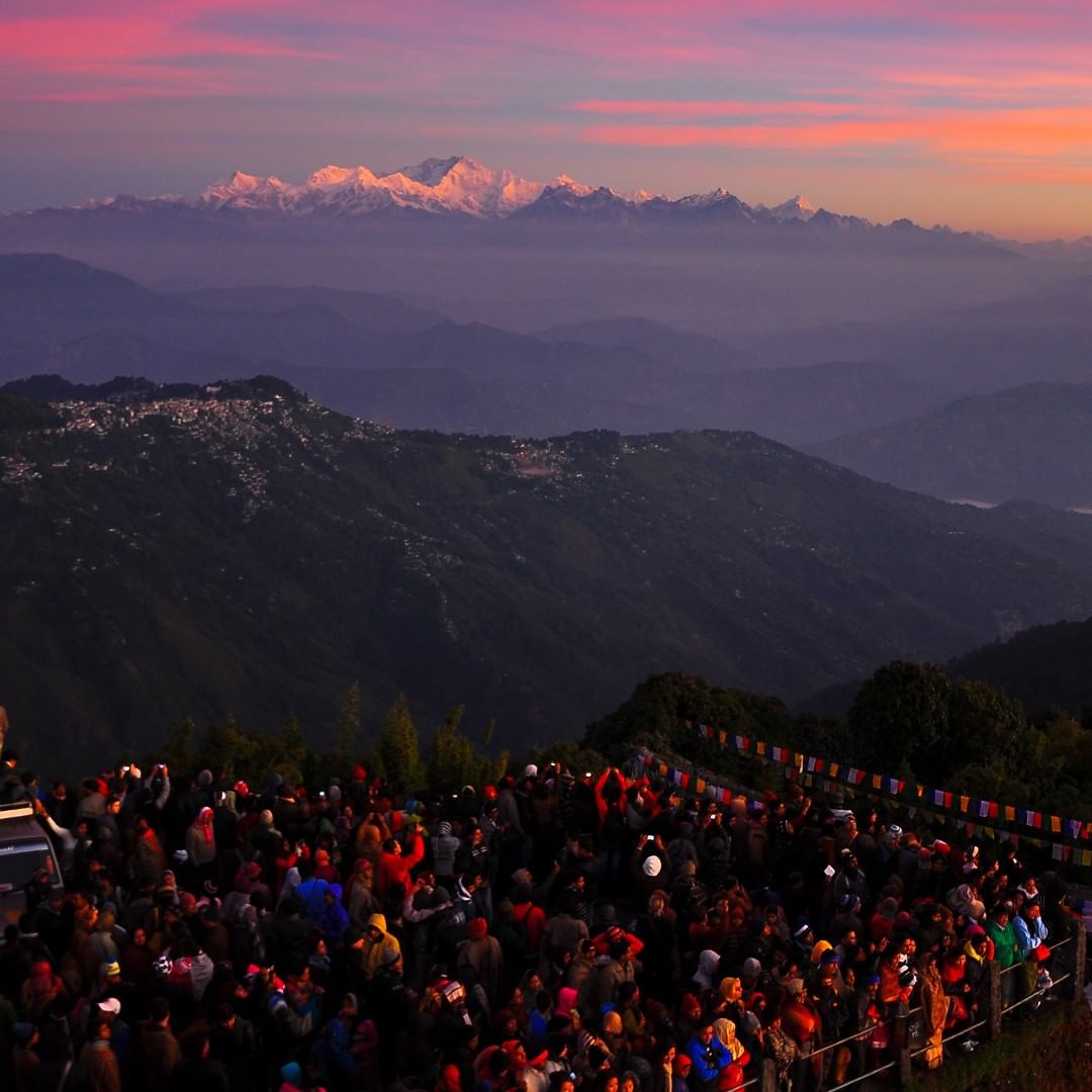 Early Morning Rush, Tiger Hill, Darjeeling.